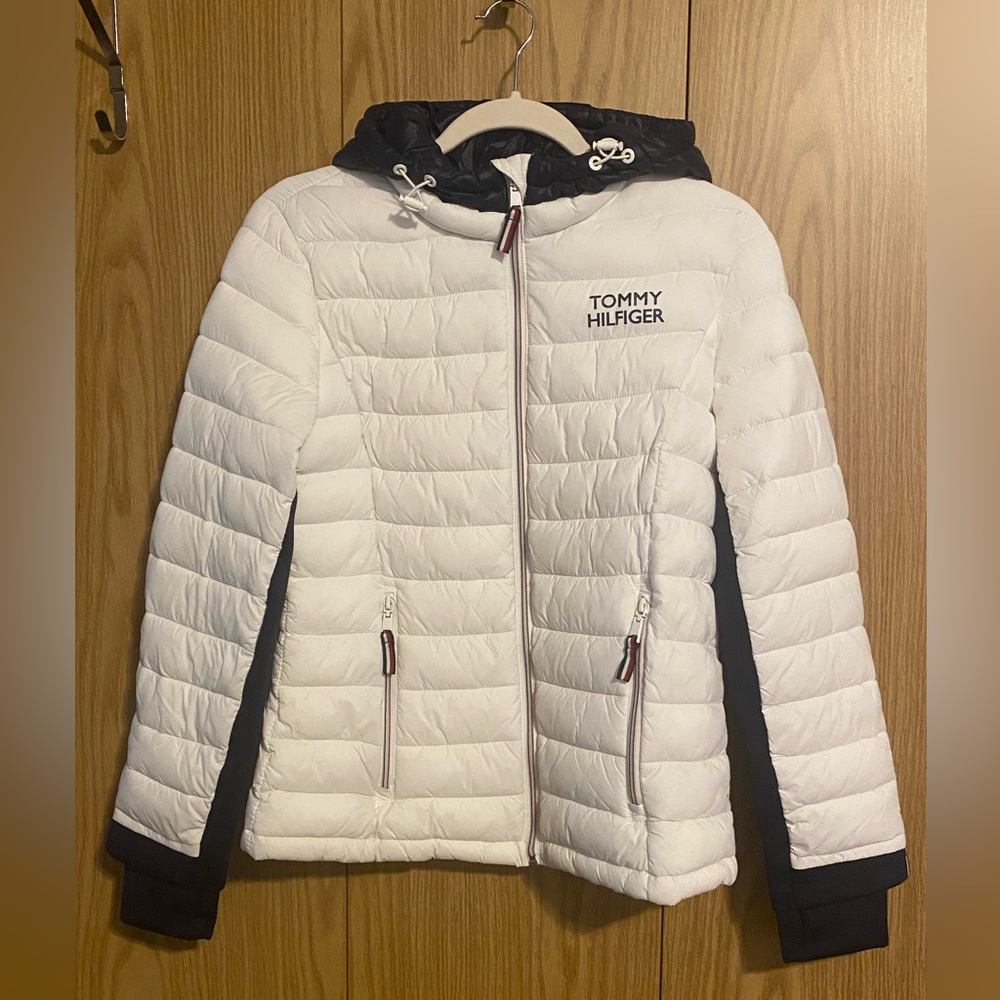 ✨ Tommy Hilfiger Women’s Packable Puffer Jacket - Size Small ✨